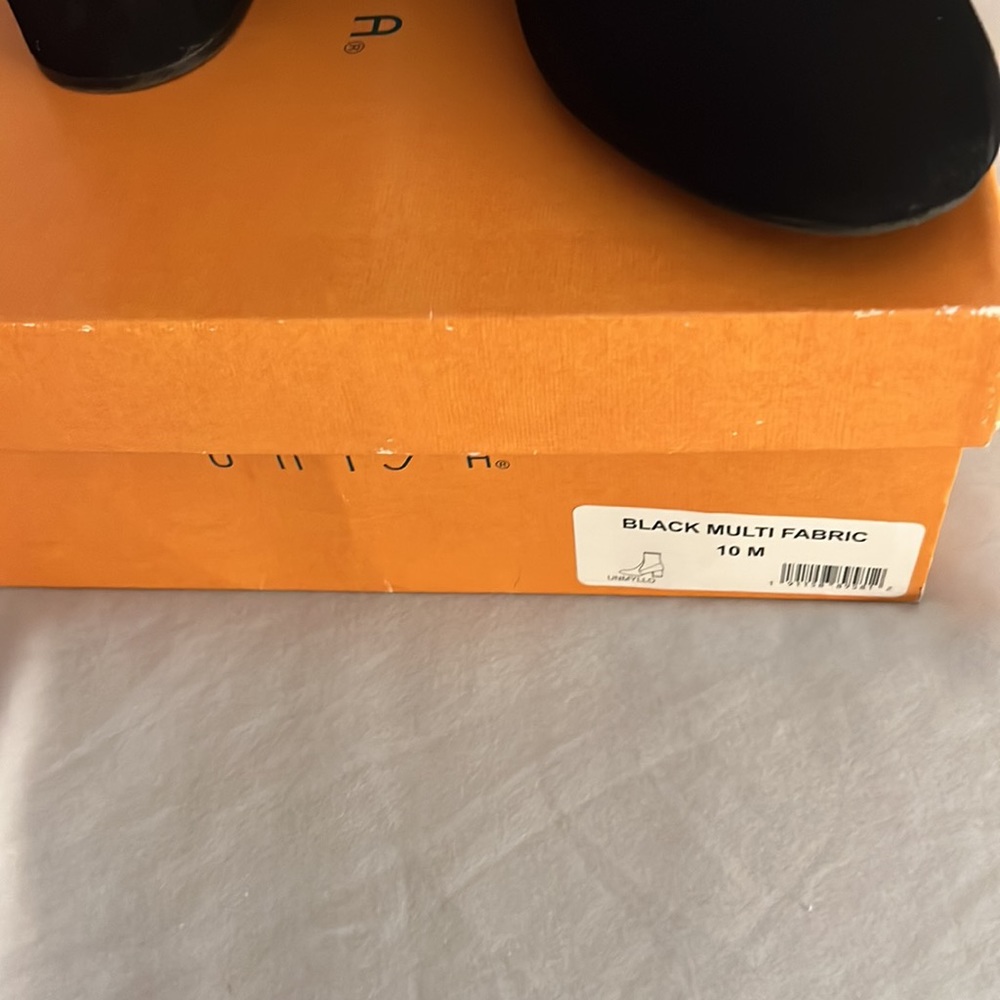 Booties - Picture 9 of 10